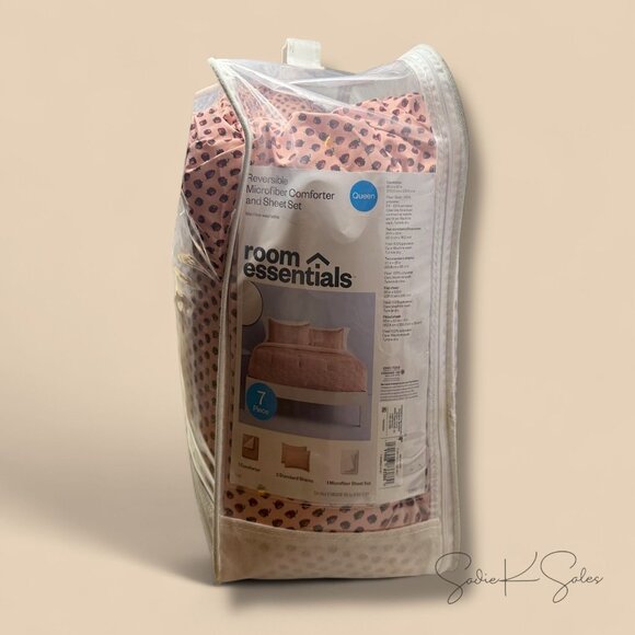 7pc Queen Strawberry Print Comforter & Sheet Set - Room Essentials - Target 2023 - Picture 6 of 8